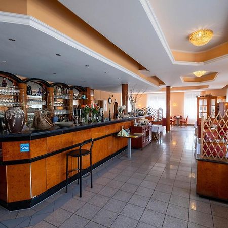 Kraichtaler Hof Otel Dış mekan fotoğraf