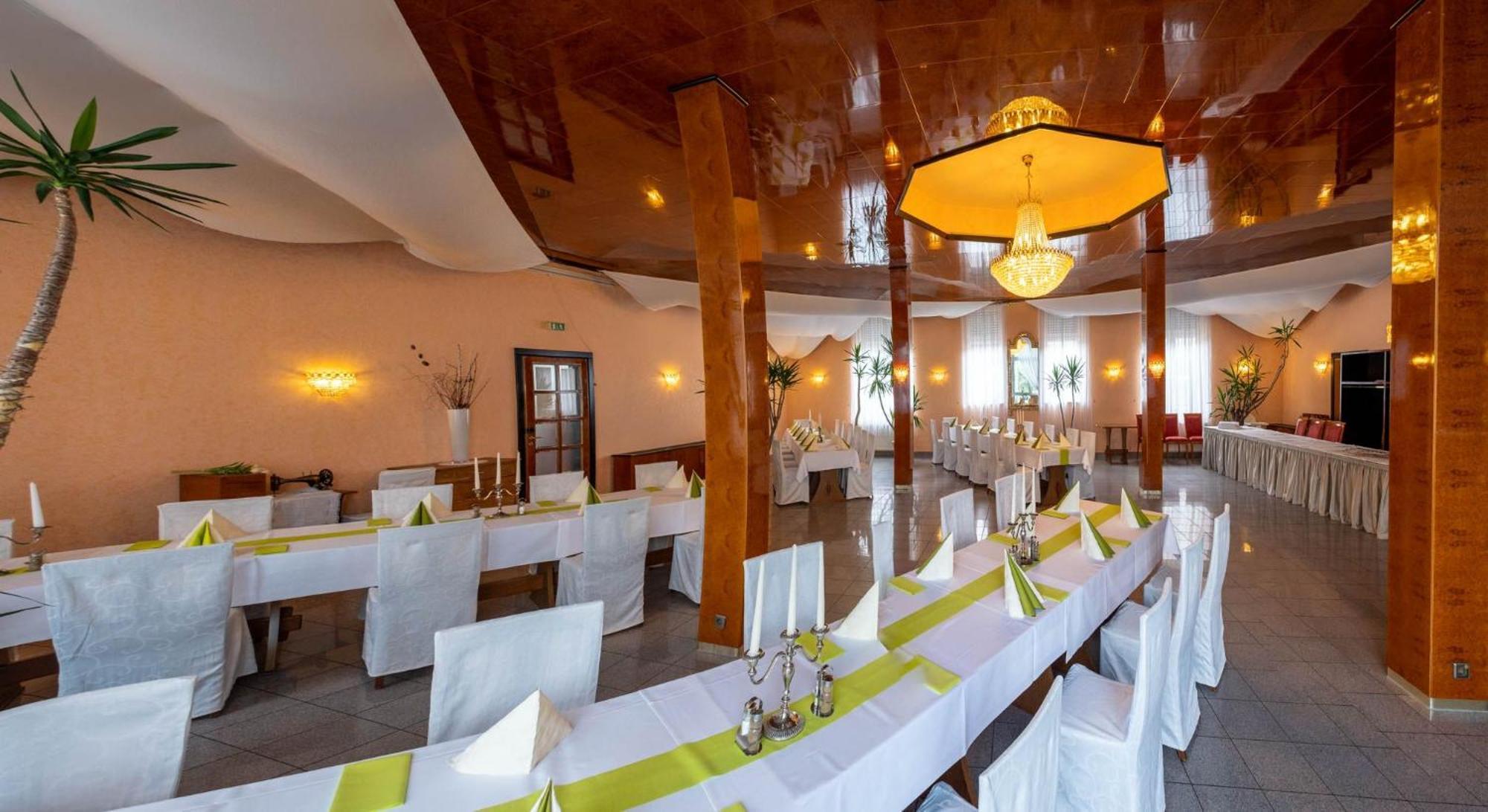 Kraichtaler Hof Otel Dış mekan fotoğraf