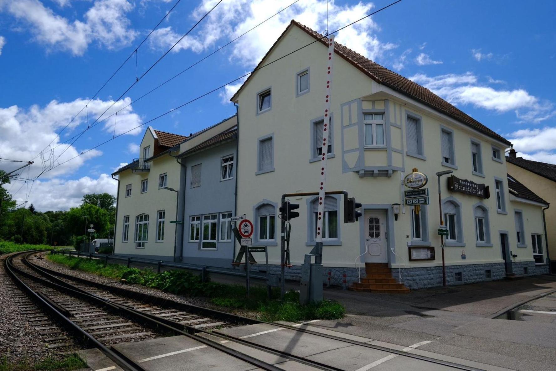 Kraichtaler Hof Otel Dış mekan fotoğraf