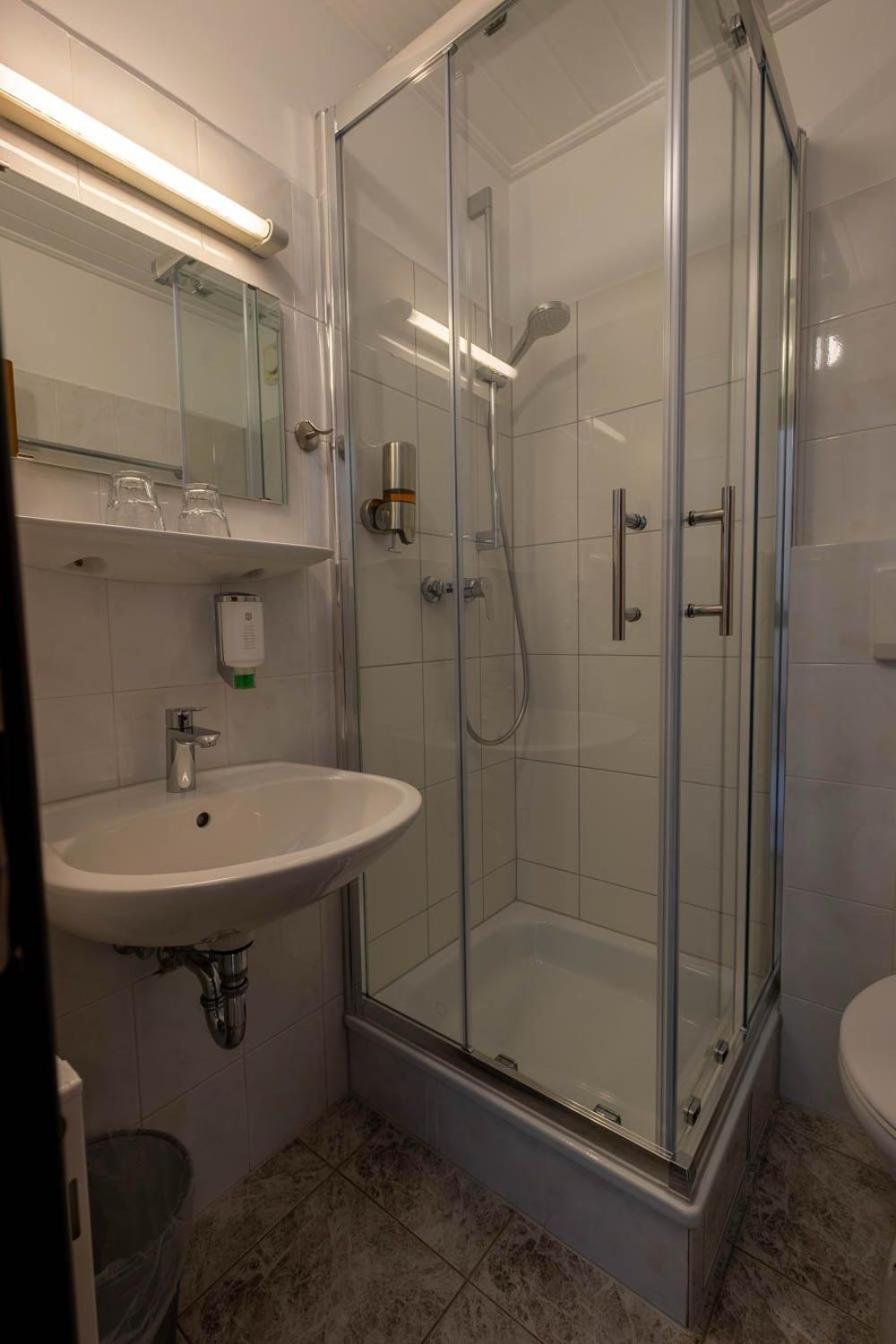 Kraichtaler Hof Otel Dış mekan fotoğraf
