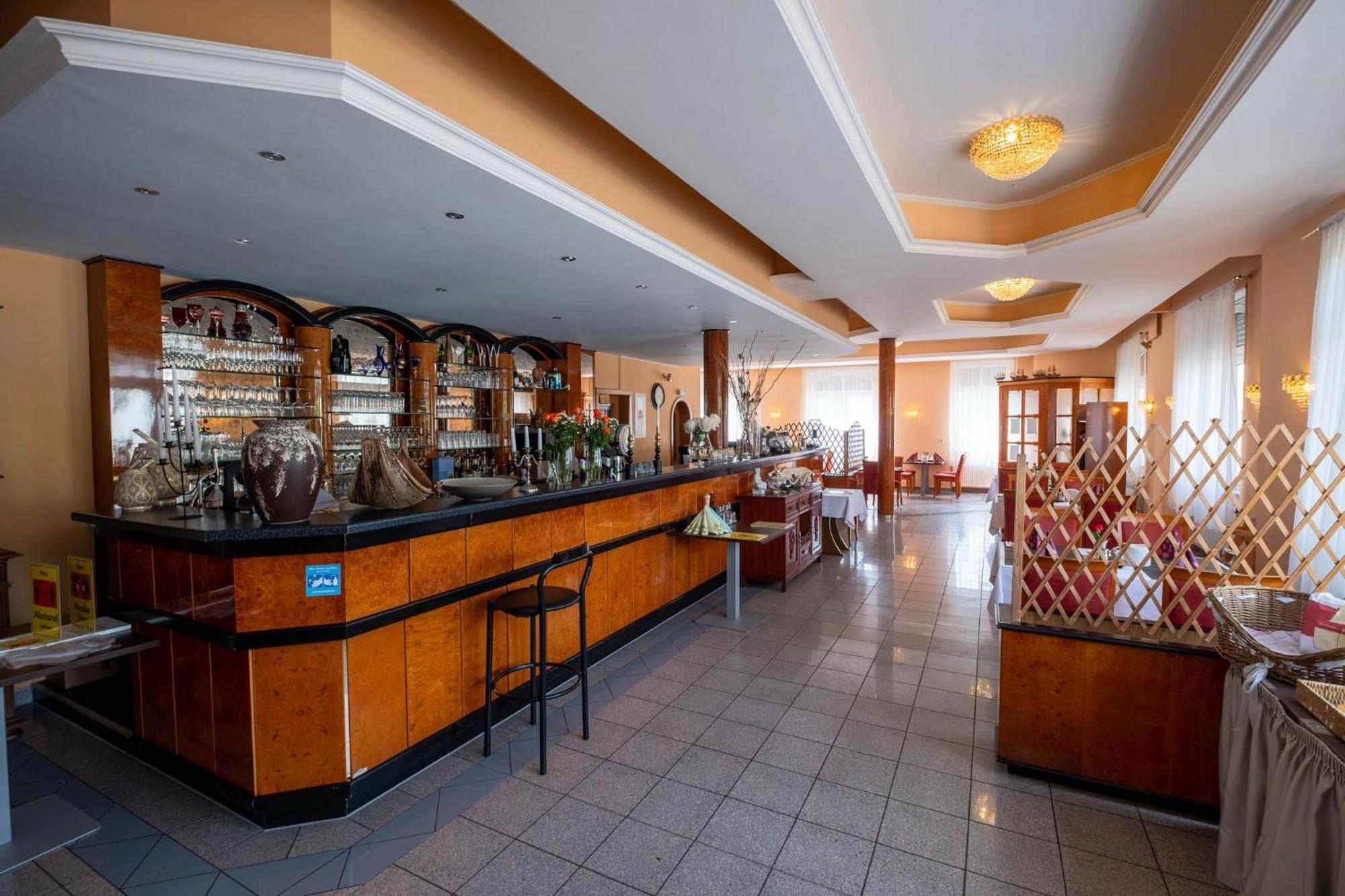 Kraichtaler Hof Otel Dış mekan fotoğraf