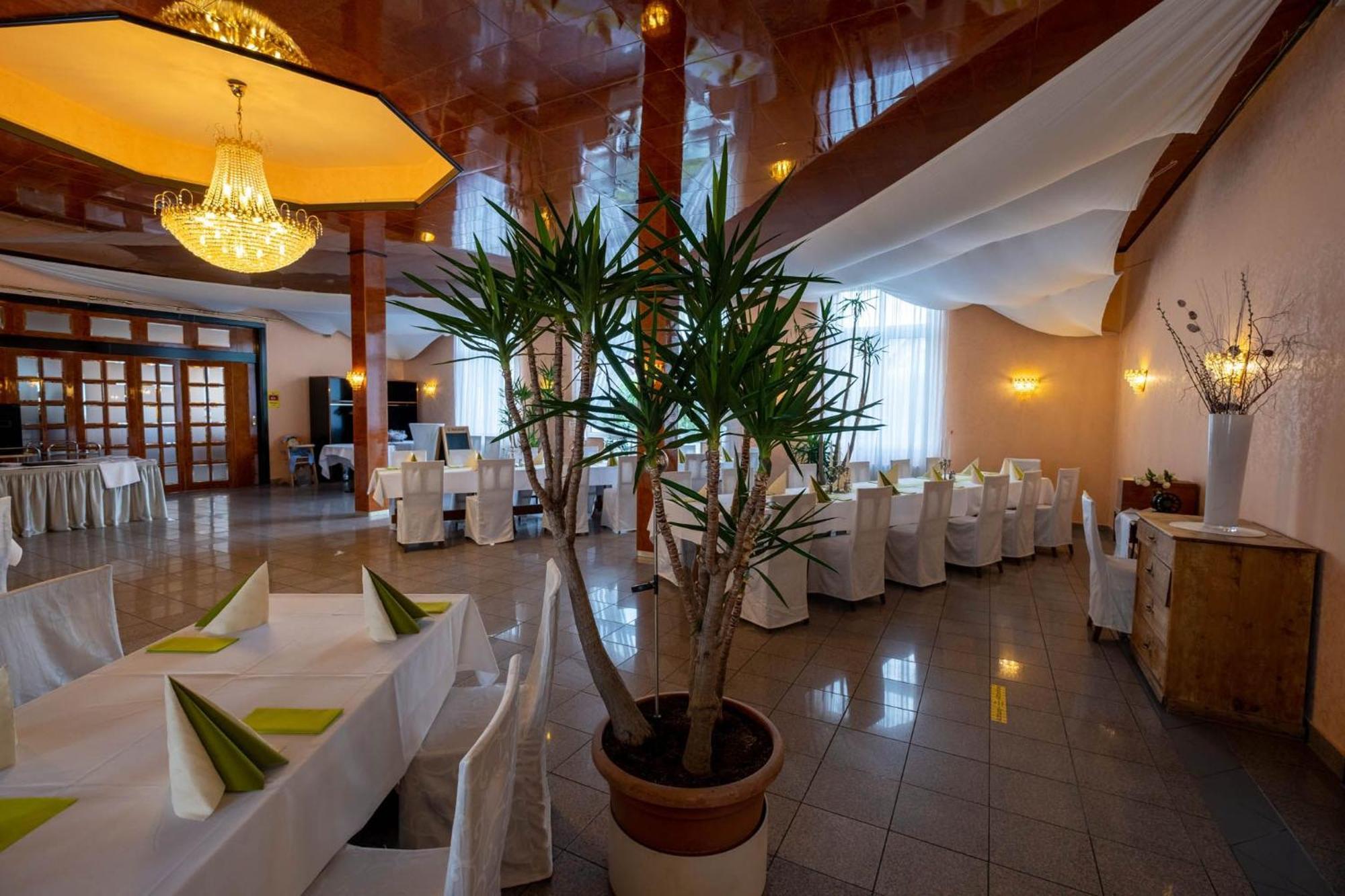 Kraichtaler Hof Otel Dış mekan fotoğraf