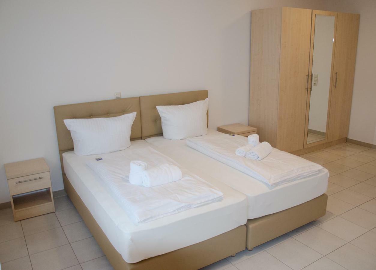 Kraichtaler Hof Otel Dış mekan fotoğraf
